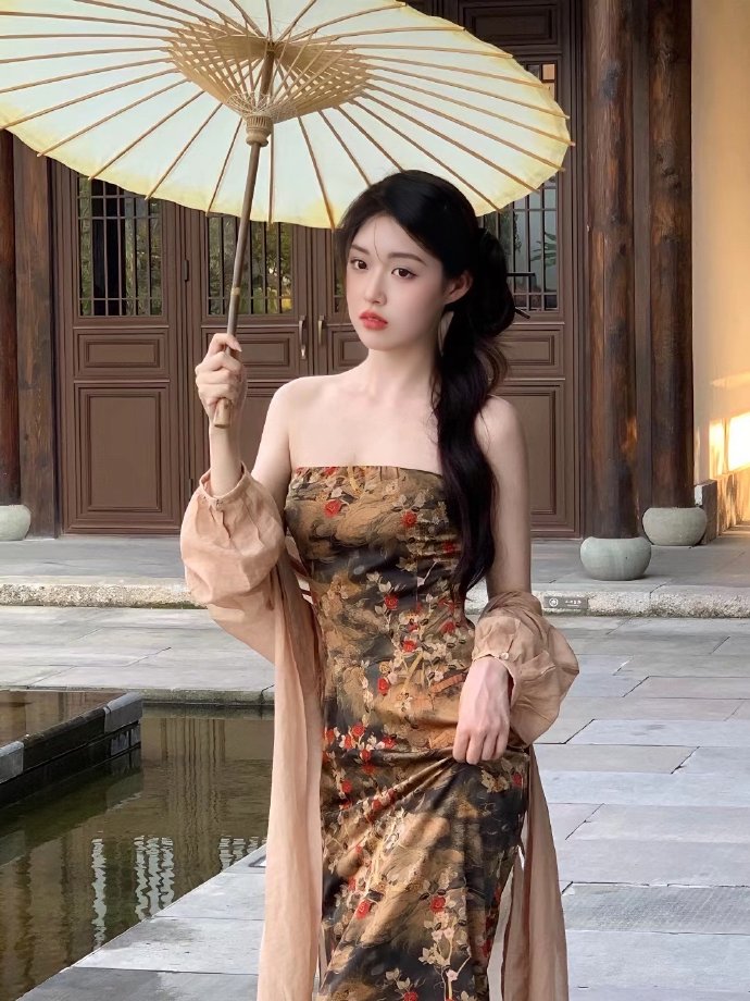 汪明荃缅怀谢贤：传奇人生，欢笑与泪水交织