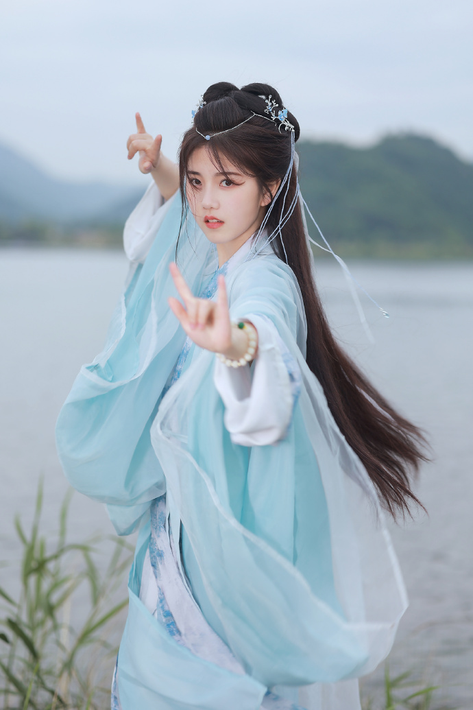 金秘书为何那样 封面